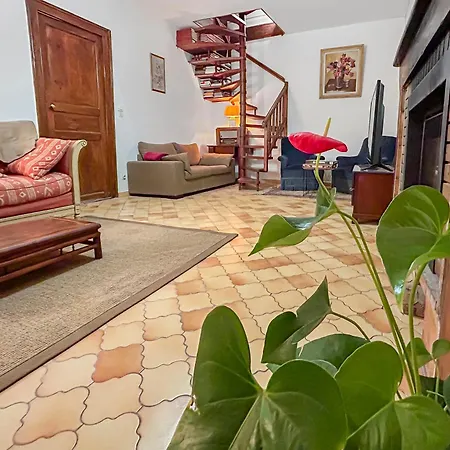 Maison Rustique Avec Patio Prive