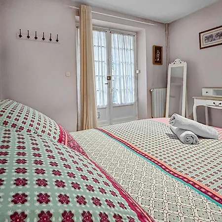 别墅 Maison Rustique Avec Patio Prive 波城