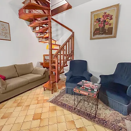 Maison Rustique Avec Patio Prive 别墅 *