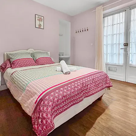 别墅 Maison Rustique Avec Patio Prive 波城