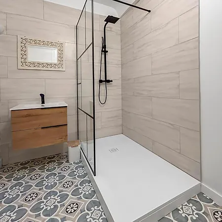 Maison Rustique Avec Patio Prive *