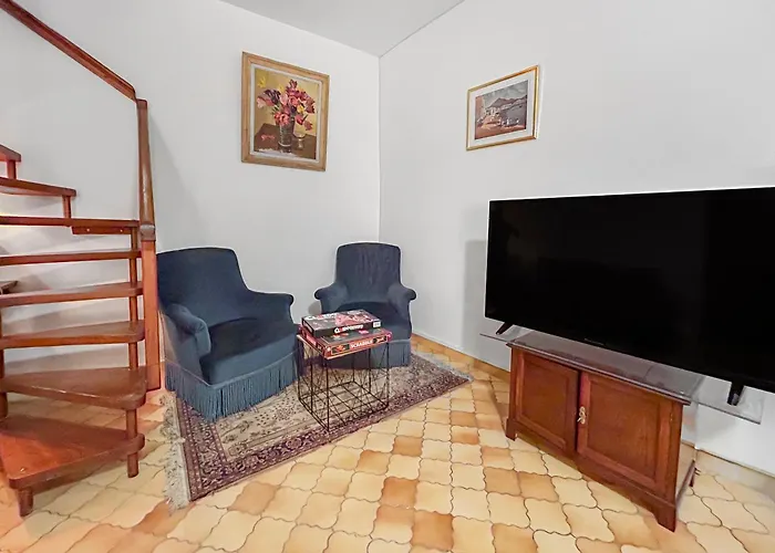 Villa Maison Rustique Avec Patio Privé