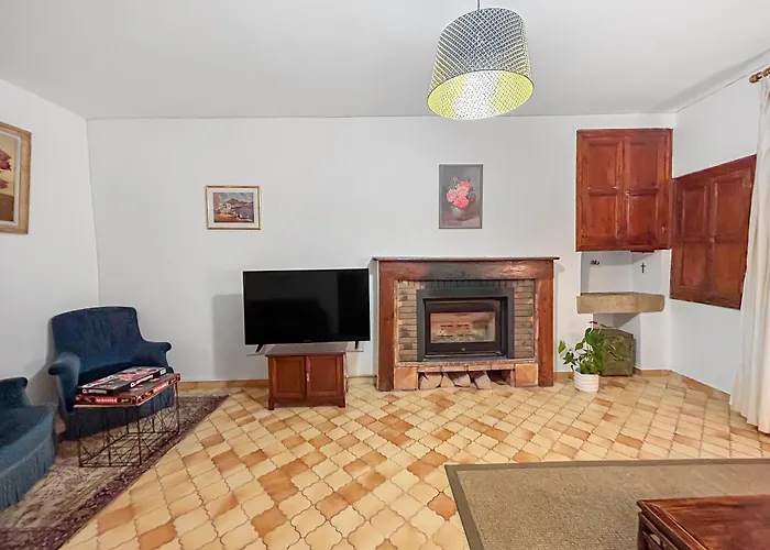 Maison Rustique Avec Patio Prive